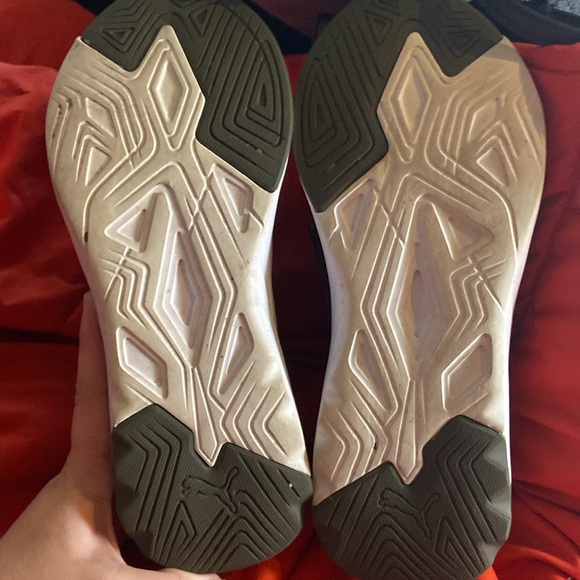 WOMEN’S LIKE NEW SIZE 8.5 SHOES - Picture 3 of 3